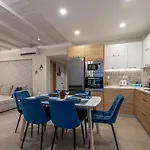 Tamaris With Heated Pool Villa
