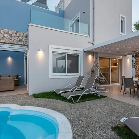 Villa Tamaris With Heated Pool