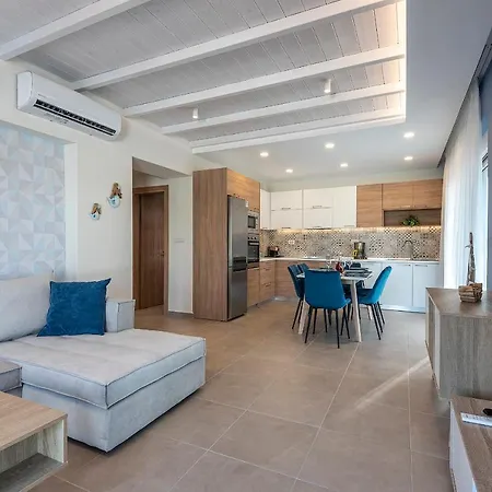 Tamaris With Heated Pool Masticharion