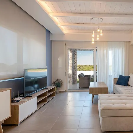 Tamaris With Heated Pool Villa